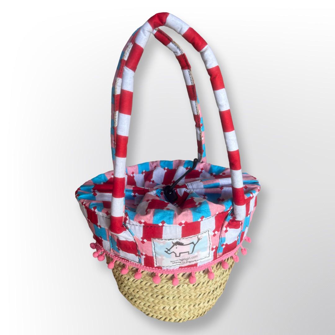 Small pompom Basket