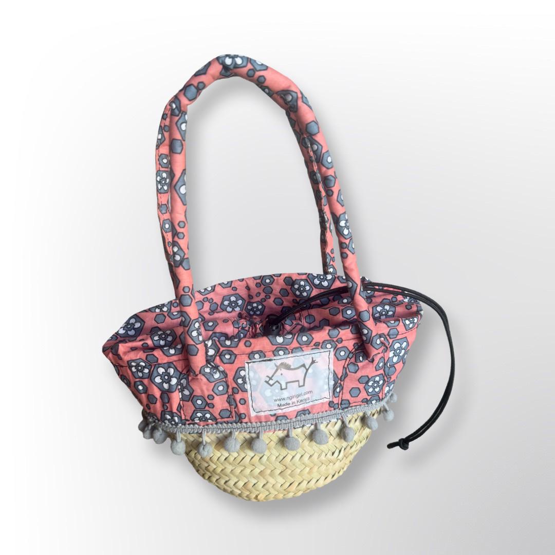 Small pompom Basket