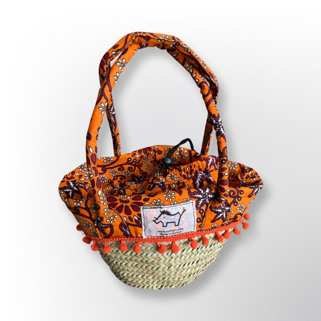 Small pompom Basket