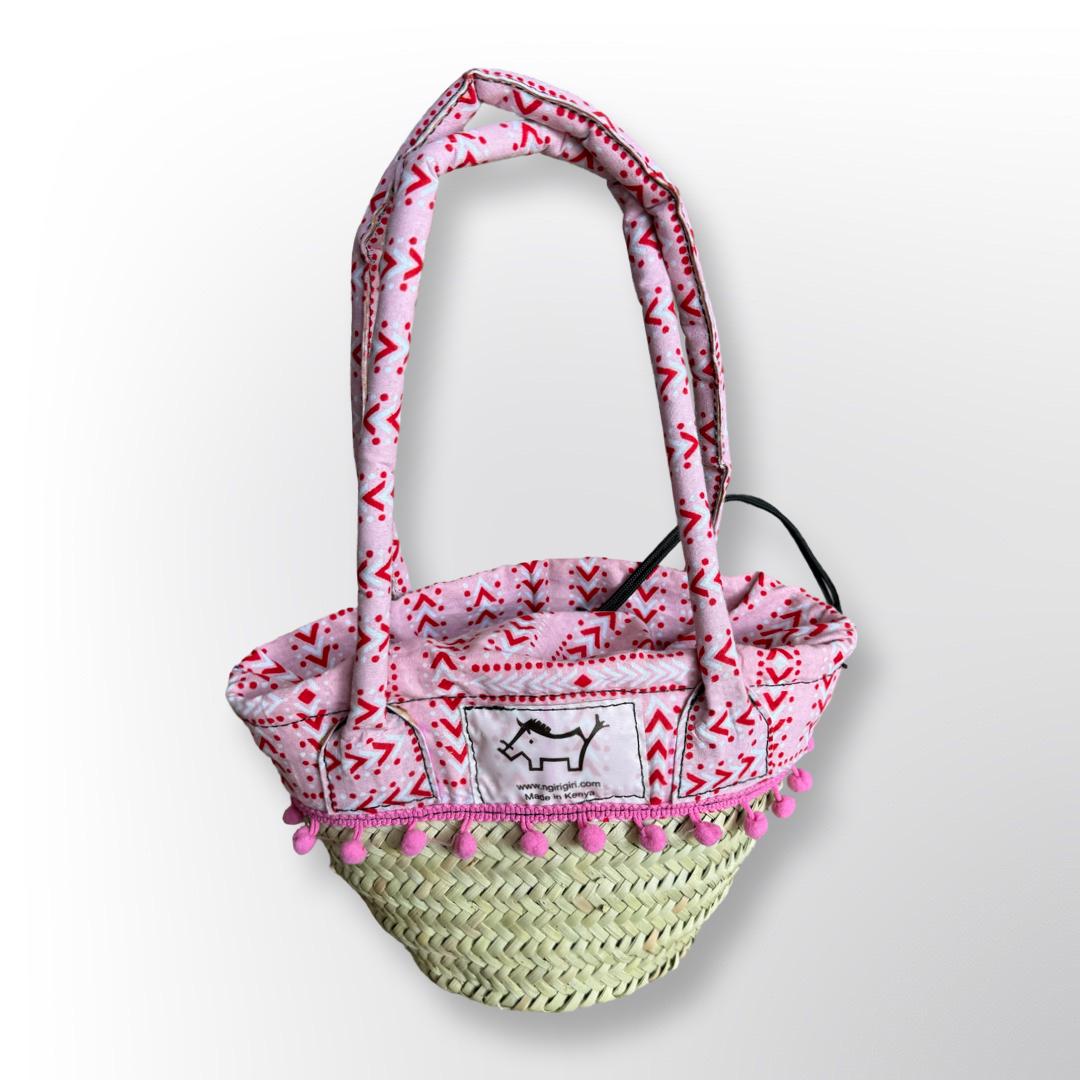 Small pompom Basket