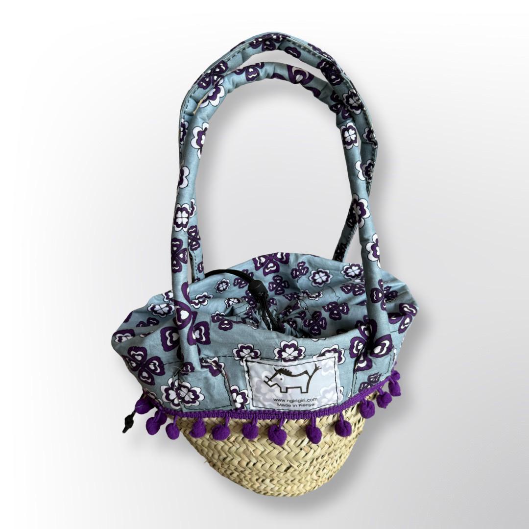 Small pompom Basket