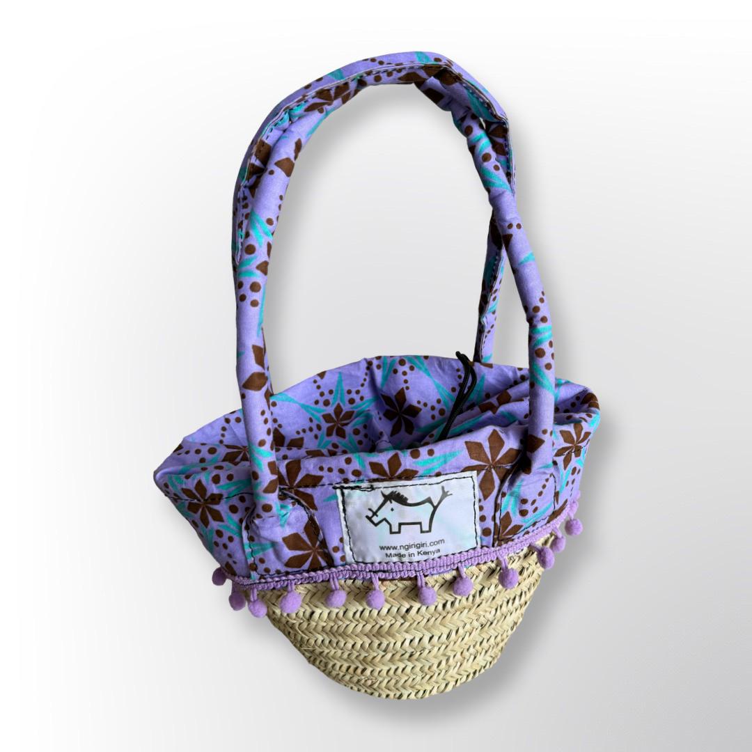 Small pompom Basket