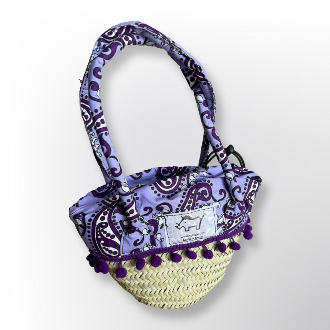 Small pompom Basket