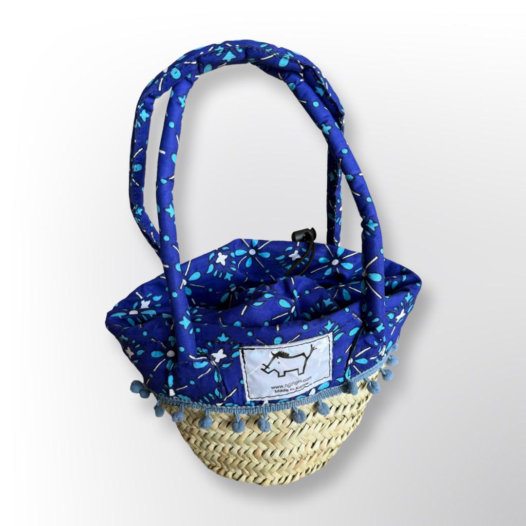 Small pompom Basket