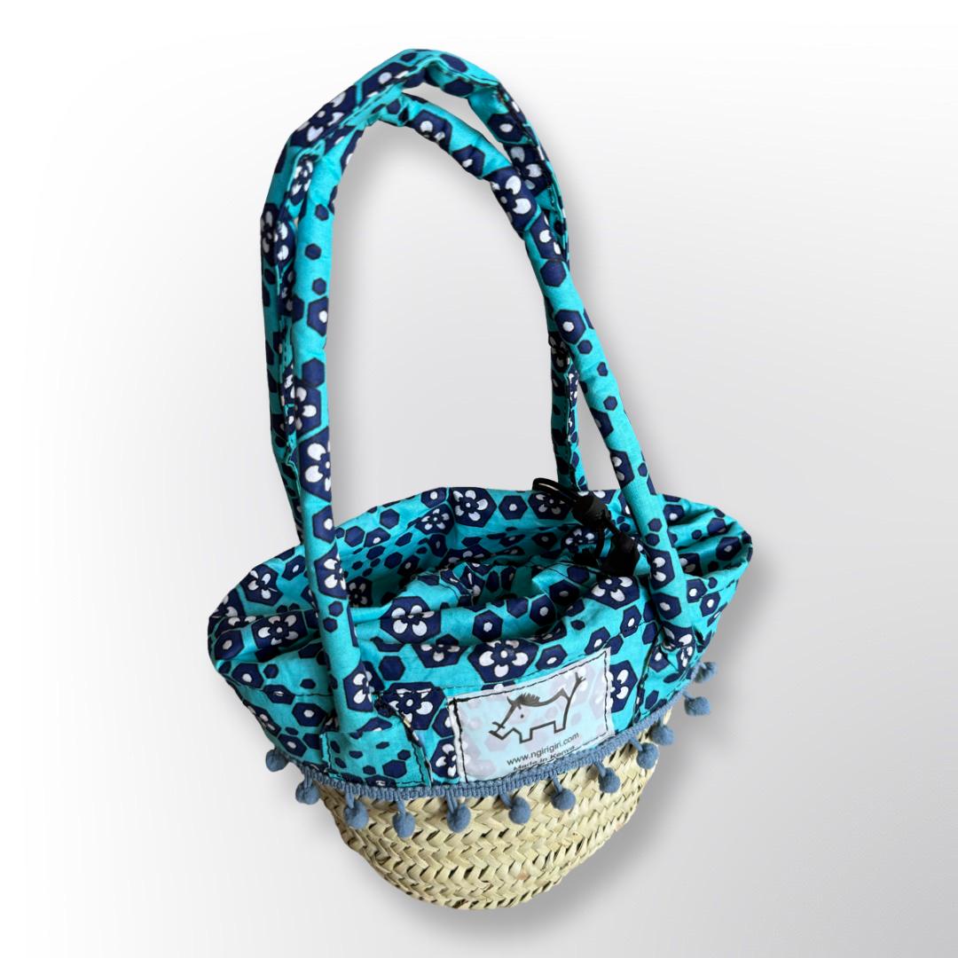 Small pompom Basket