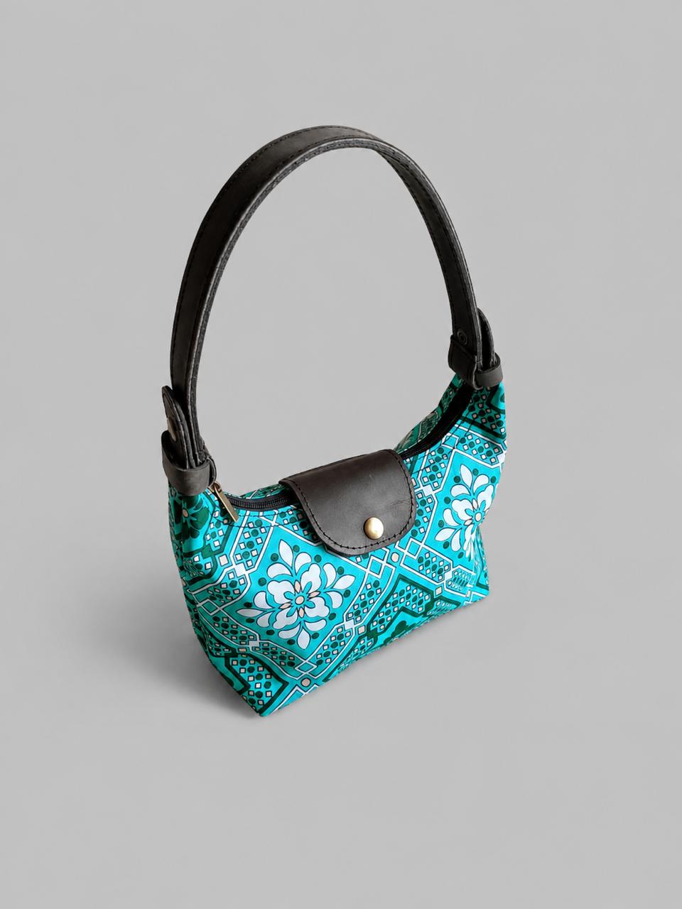 Classic Shoulder Bag